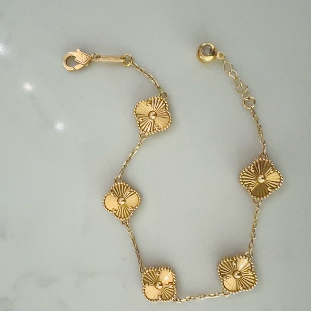 VCA inspired 18k gold bracelet
